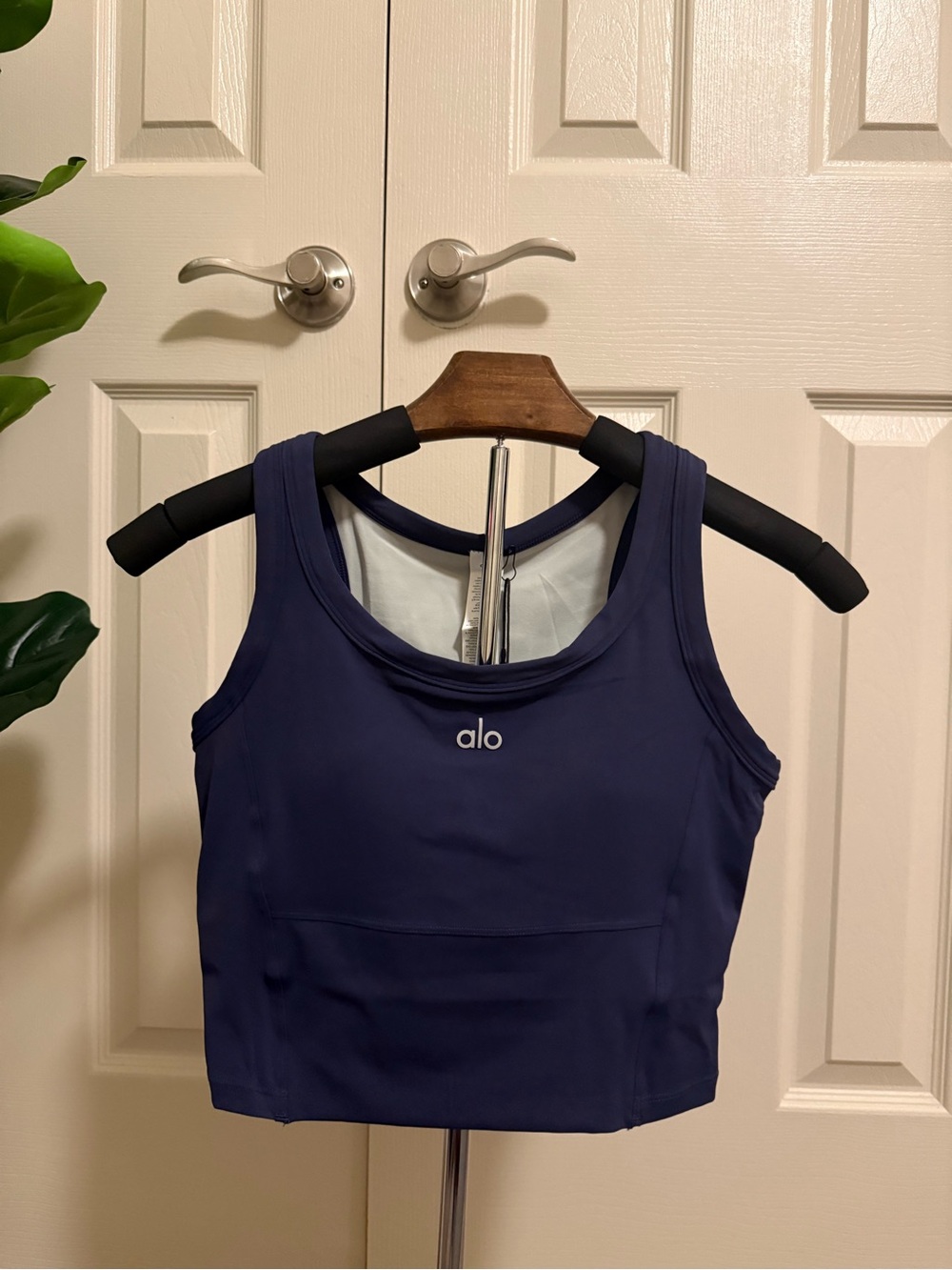 Alo Yoga Built- in Bra Crop Tank Top in Navy Small Size